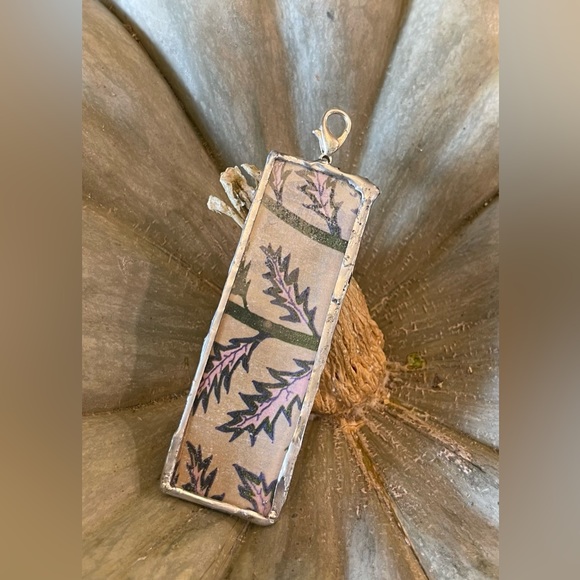 Pendent - Picture 4 of 4